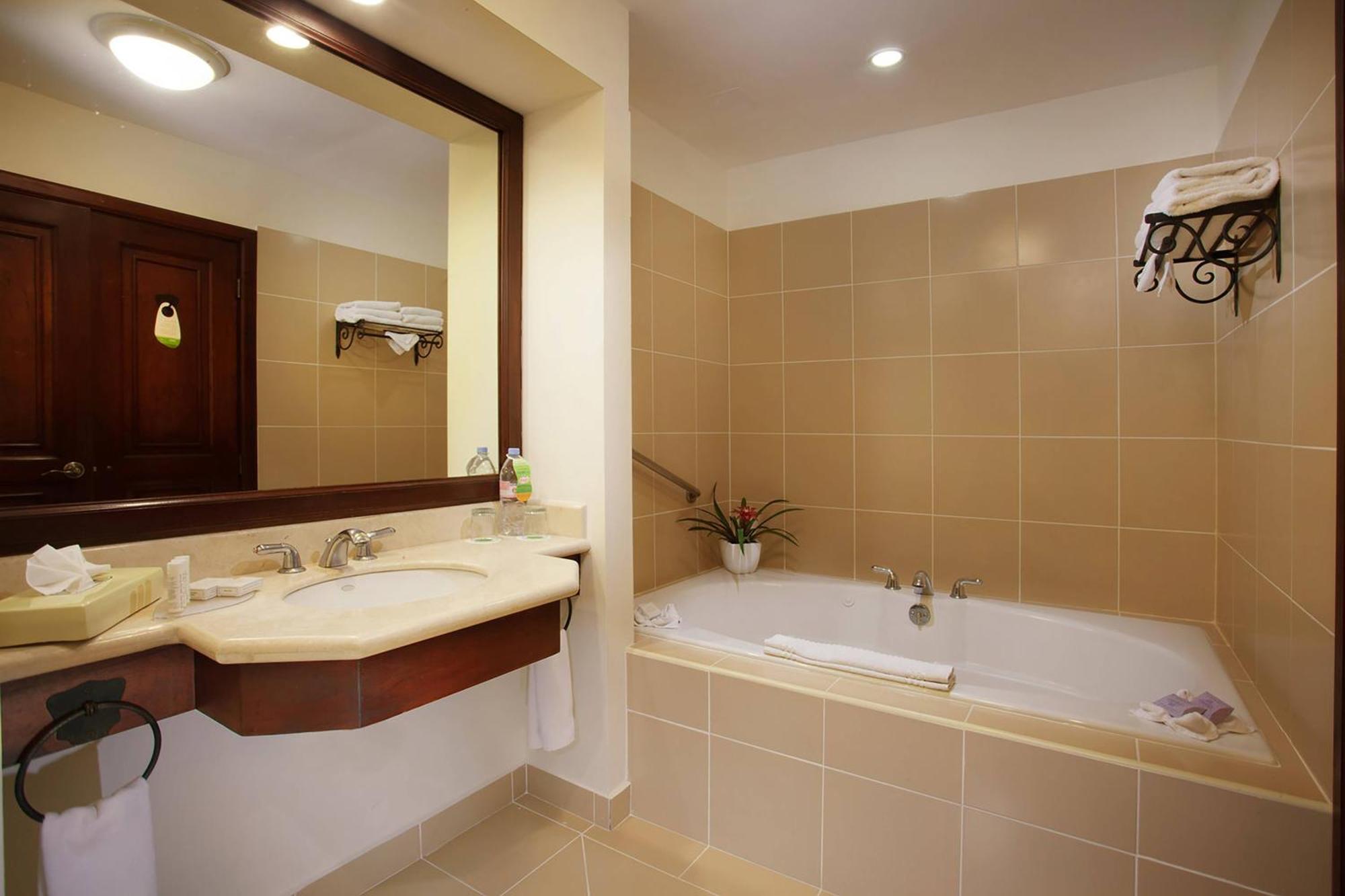 Courtyard By Marriott Santo Domingo Hotel Eksteriør billede